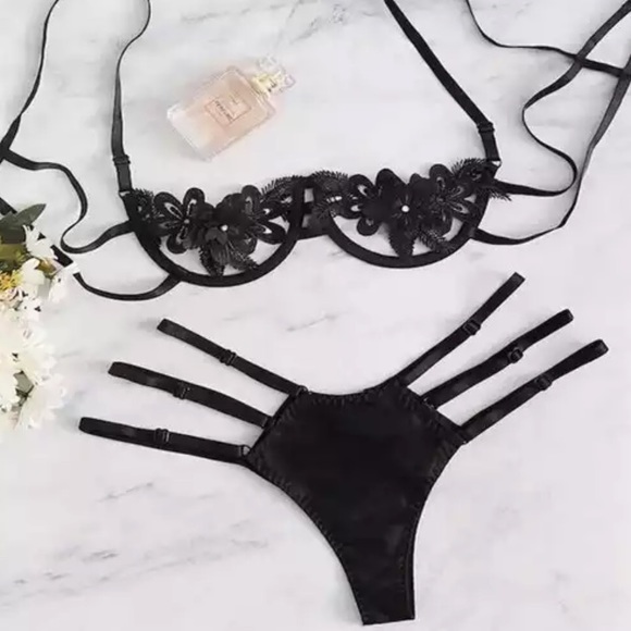 Fashion Nova Other - Sexy black lingerie set cup-less bra